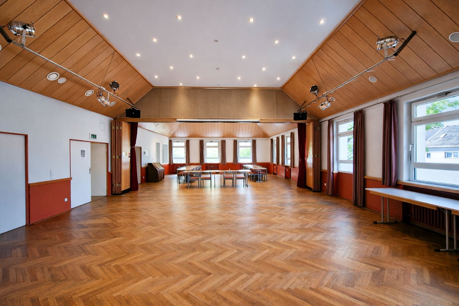 Saal Bild 2